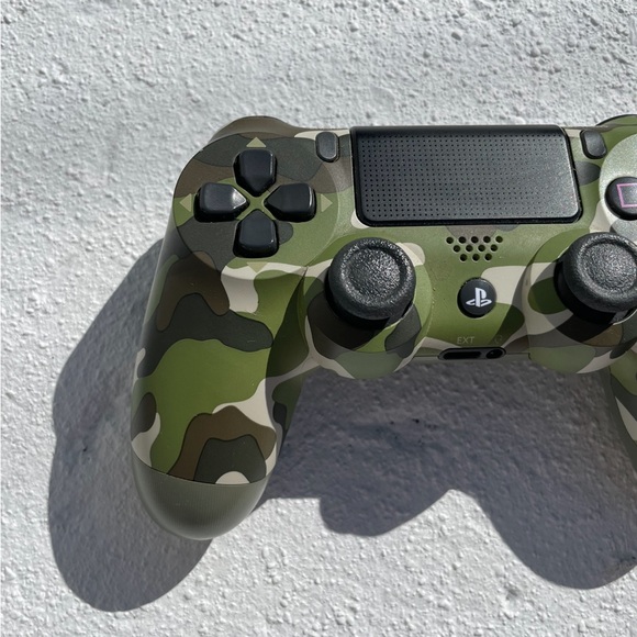 Pre-Owned Green Camo DualShock 4 Controller - Picture 2 of 11
